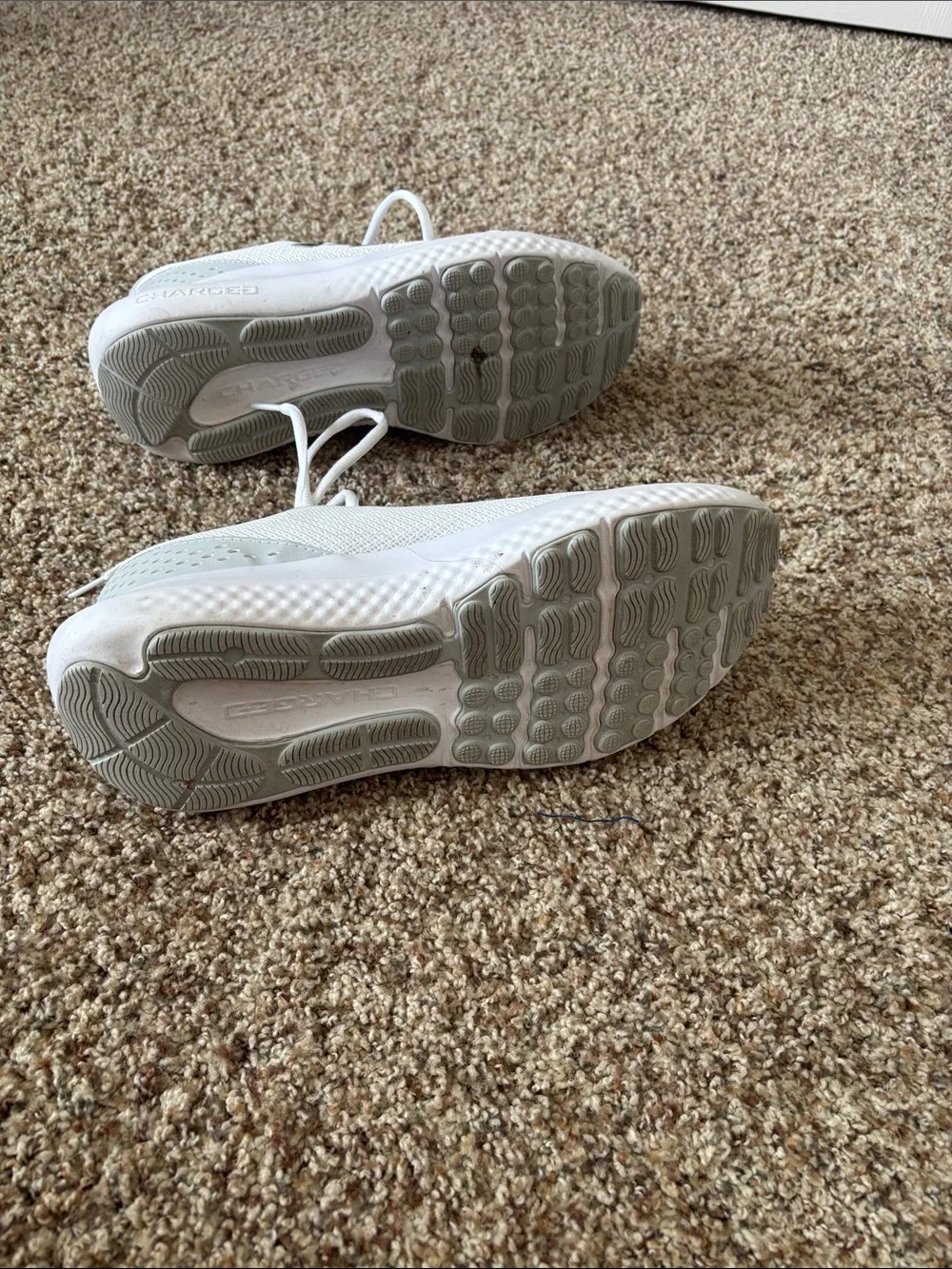 Men’s Under Armour White Low-Top Mesh Training Shoes with Black Logo
